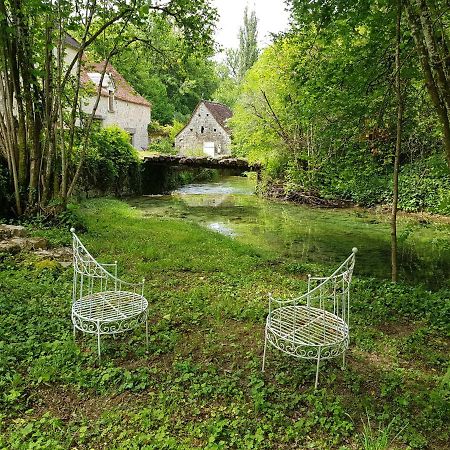 Le Moulin De Jules Et Akasha Bed & Breakfast Murat Eksteriør bilde